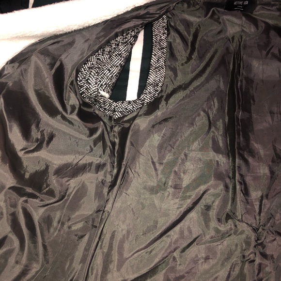 💙 𝟻/$𝟸𝟻 💙 Active USA Jacket with no sleeves - Picture 4 of 12